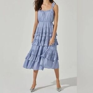 Astr The Label Light Blue Satin Tiered Midi Dress Size L